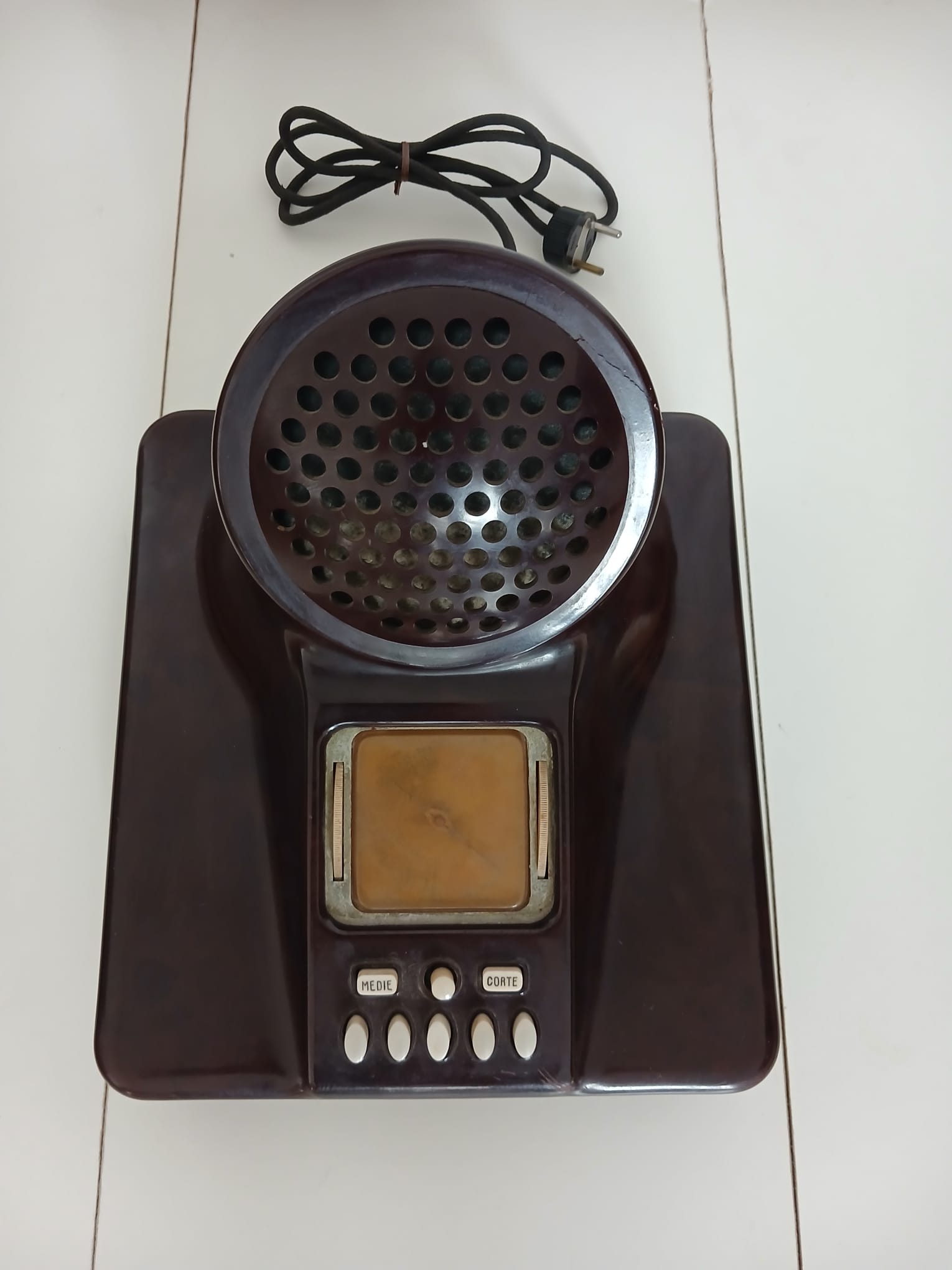 RADIO PHONOLA MODELLO 563 CASTIGLIONI, FUNZIONANTE, RARA E ANTICA.